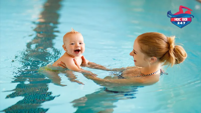 Lợi ích của việc tập bơi cho bé